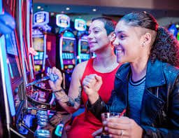 Berbagai kategori taruhan Dewijokee – slot live casino poker sportsbook dan esports